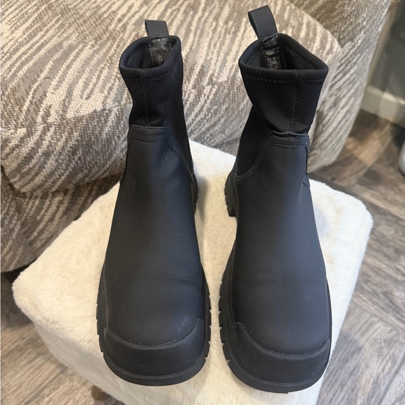 Zara Chelsea Slip-On Ankle Boots in Black - 39 - Picture 3 of 5